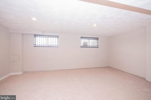 9615 New Hampshire Ave, Silver Spring MD 20905-3918 exterior