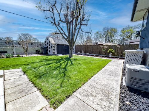 10733 Nordica Ave, Worth IL 60482-1442 exterior