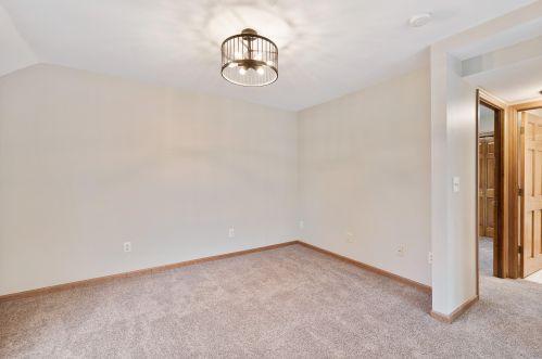 3238 105th St, Milwaukee WI 53222-3325 exterior