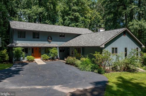 2430 Hill Camp Rd, Pottstown, PA 19465-8825