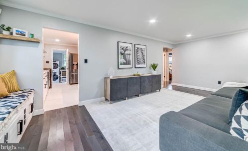 6307 10th St, Alexandria, VA 22307-1211