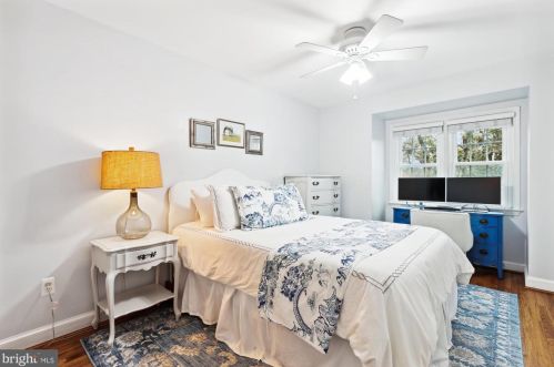 1715 Belle Haven Rd, Alexandria VA  22307-1223 exterior