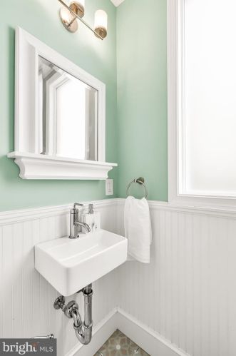 415 10 St, Washington DC 20003-2133 exterior