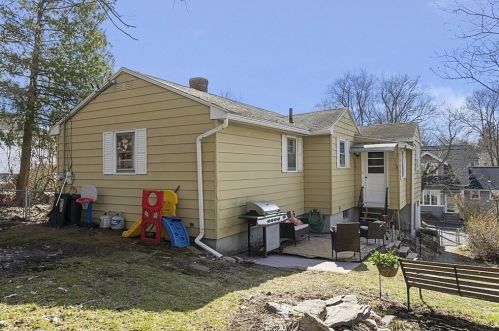 23 Harold St, Worcester MA 01604-2315 exterior