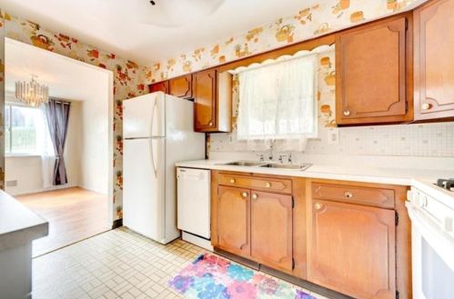 522 Barbara Dr, Pittsburgh PA  15227-4404 exterior