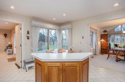 3461 Charlevoix Dr, Grand Rapids MI 49546-7061 exterior