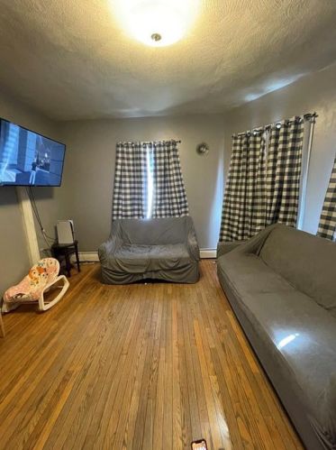 87 Ruggles St, Providence RI 02908-3614 exterior