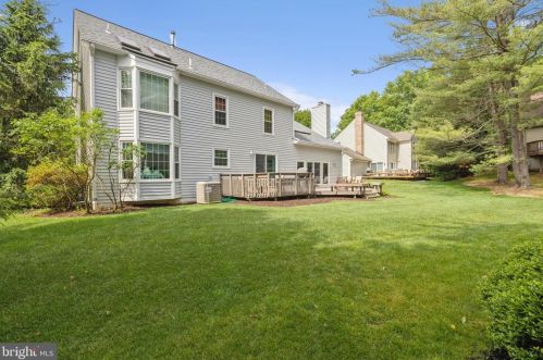 933 Willowleaf Way, Rockville MD 20854-2946 exterior