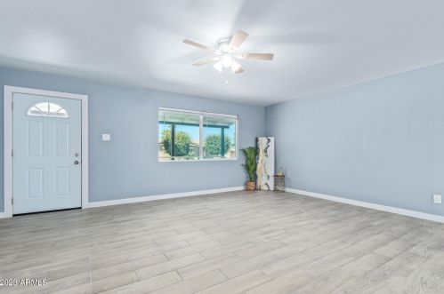 2925 42nd Ave, Phoenix AZ  85019-4323 exterior