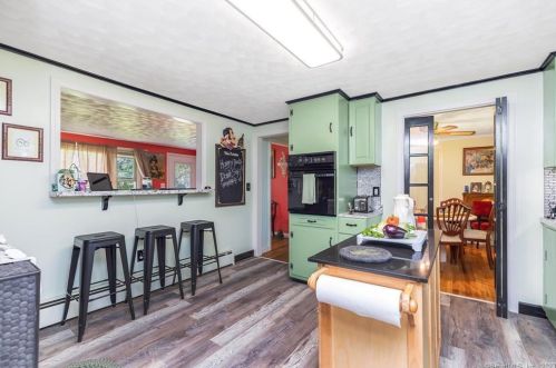 17 Shady Oak Dr, Enfield CT 06082-2311 exterior