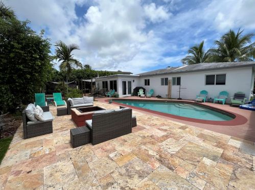 2099 4th Ct, Boca Raton, FL 33431-8126