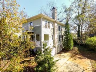 2285 Hosea L Williams Dr, Atlanta GA  30317-2655 exterior