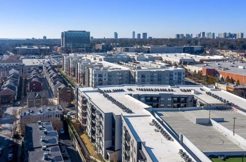 706 Cosmopolitan Dr, Atlanta GA 30324-3615 exterior