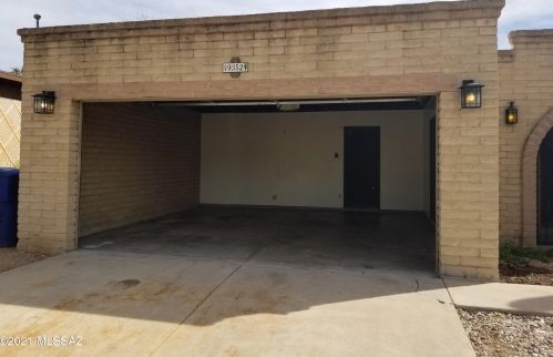 9352 Deer Trail Cir, Tucson, AZ 85710-8034