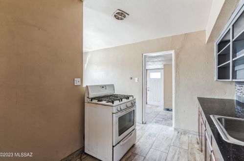 3755 Hampton St, Tucson AZ 85715-4288 exterior