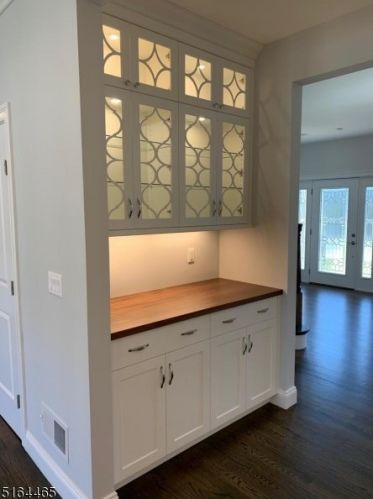 9 Dogwood Ter, Livingston NJ  07039-3601 exterior