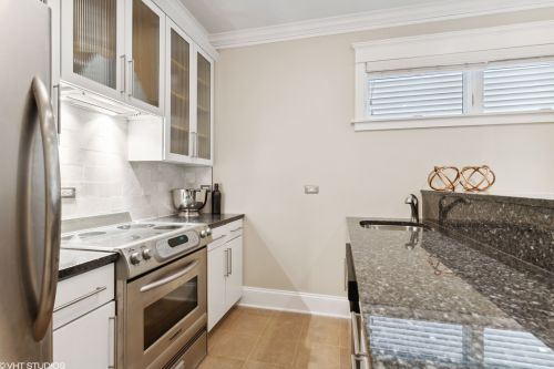 2514 Marshfield Ave, Chicago IL 60614-1907 exterior