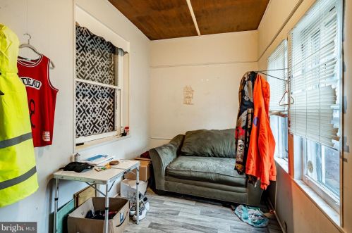 322 Moore St, Darby, PA 19023-2417