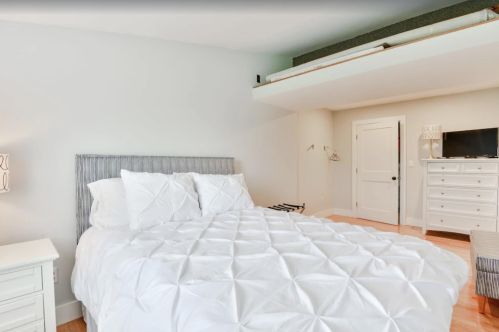 18 Mdw Ln, Nantucket MA 02554-2193 exterior