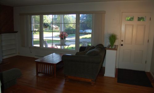 3325 Poinsettia Ave, Grand Rapids MI  49508-2567 exterior