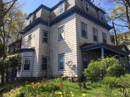 35 Oak Ave, Worcester, MA 01605-2730