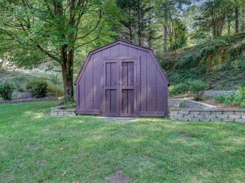 1028 Holly Dr, Gainesville GA 30501-2115 exterior