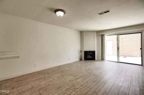 3131 Kelp Ln, Oxnard CA 93035-1665 exterior