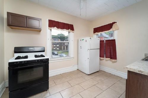 5420 Avondale Pl, Pittsburgh PA 15206-1402 exterior