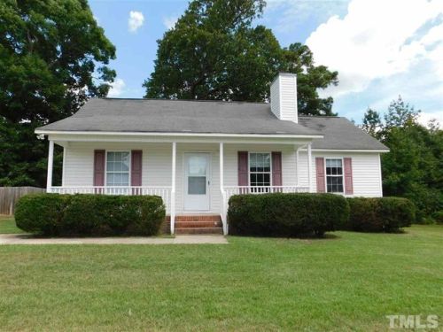 1015 Laurel Leaf Rd, Zebulon, NC 27597-8816