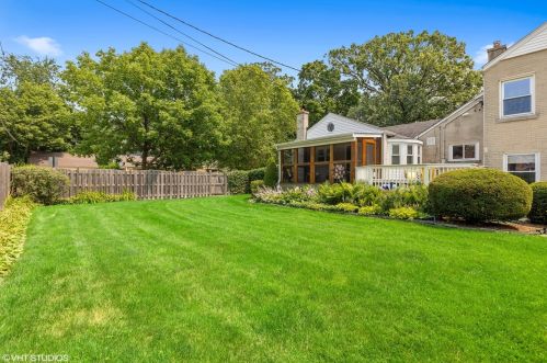 5800 Kenneth Ave, Chicago IL  60646-5910 exterior