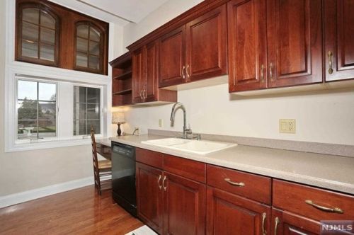 4202 Rio Vis Dr, Mahwah NJ 07430-4510 exterior