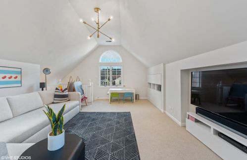 1444 George St, Chicago IL 60657-4103 exterior