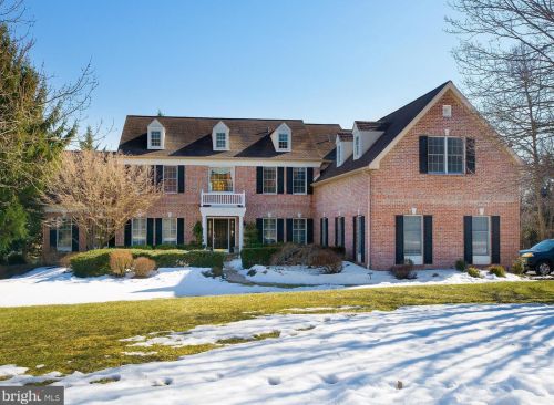 1136 Pebble Spring Dr, Berwyn, PA 19312-2147