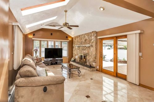 797 Corona Ave, Valley Stream, NY 11580-1545