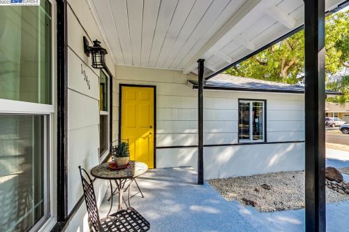 1946 6th St, Concord CA  94519-2216 exterior