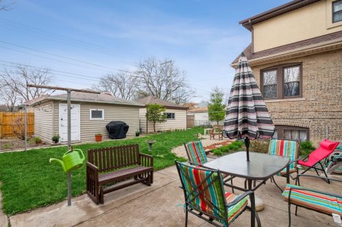 5353 Cullom Ave, Chicago IL 60641-1313 exterior