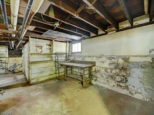 7 Wilfred St, Montclair NJ 07042-1643 exterior