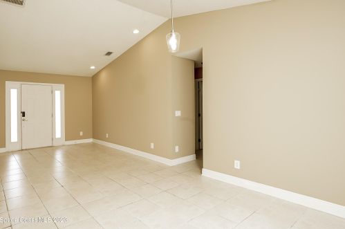 6906 Ocala Ave, Fort Pierce FL  34951-3000 exterior