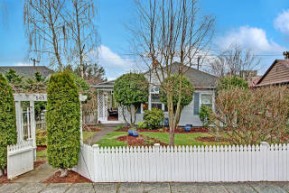 5653 42 Ave, Seattle WA  98118-2619 exterior