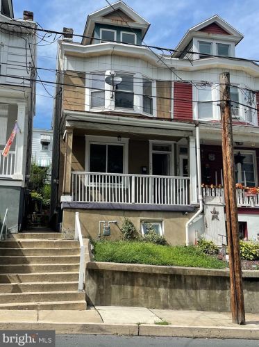 304 Fairview St, Primrose, PA 17901-1623