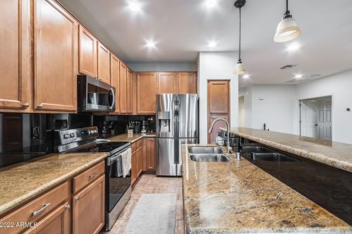 42007 45th Dr, Phoenix AZ  85086-1445 exterior