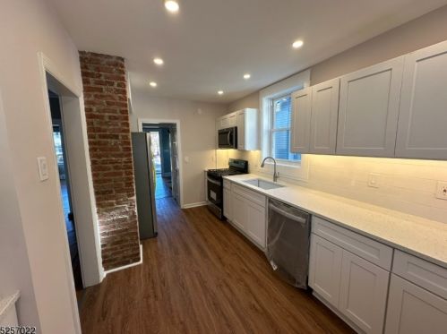 94 Jacoby St, Maplewood NJ  07040-3052 exterior