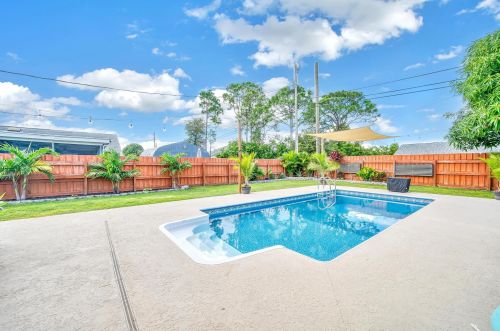 211 Kestor Dr, Fort Pierce FL 34953-5426 exterior