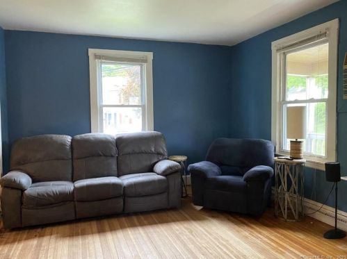 1 Franklin St, Manchester CT 06040-4346 exterior