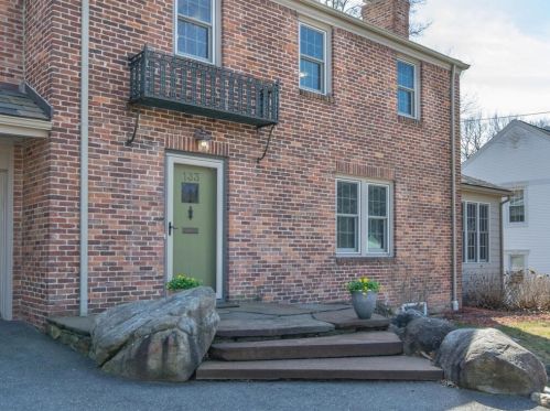 133 Pleasantview Ave, Springfield MA  01106-1021 exterior