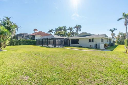 2870 Leeward Ln, Naples FL 34103-4038 exterior