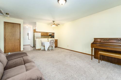 5190 Grn Mdw Rd, Kalamazoo MI 49009-1262 exterior