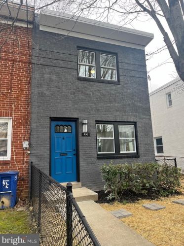 44 58th St, Washington, DC 20019-6542