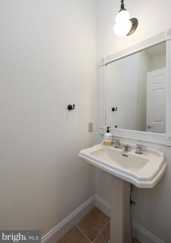 30 Hershey Dr, Pottstown PA 19465-8137 exterior