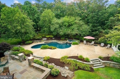 11409 Palatine Dr, Rockville MD  20854-1453 exterior